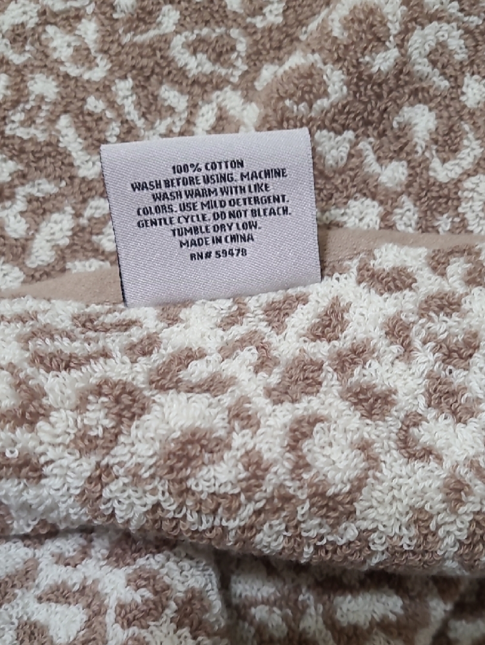 Rachel Zoe Cheetah Mink Coconut Bath Sheet Set - Picture 6 of 14